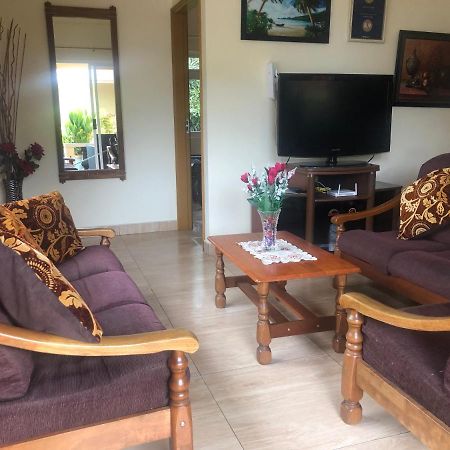 Mountain Lodge Anse Volbert Village Kültér fotó