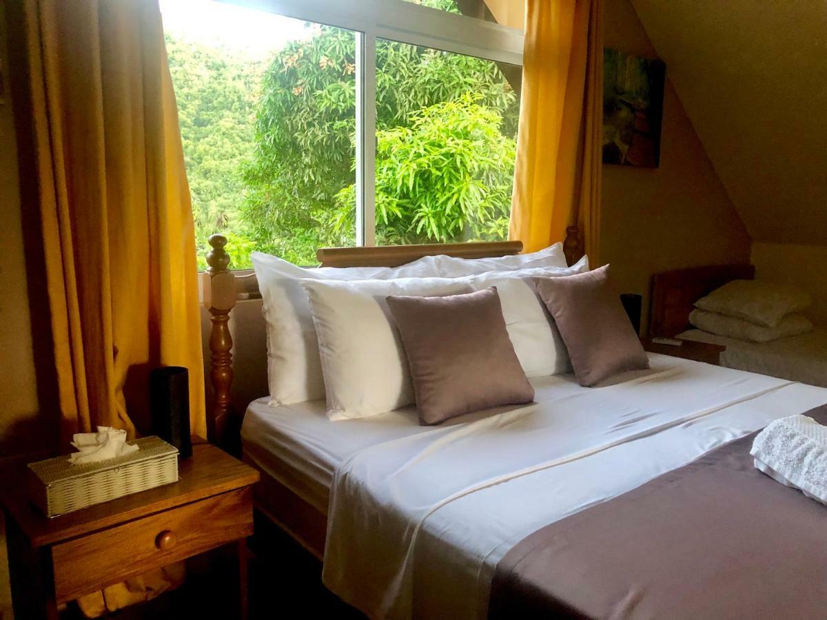 Mountain Lodge Anse Volbert Village Kültér fotó
