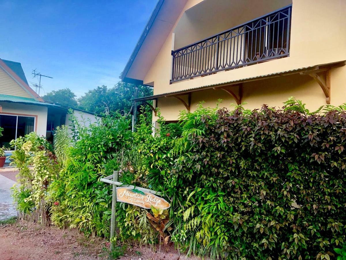 Mountain Lodge Anse Volbert Village Kültér fotó