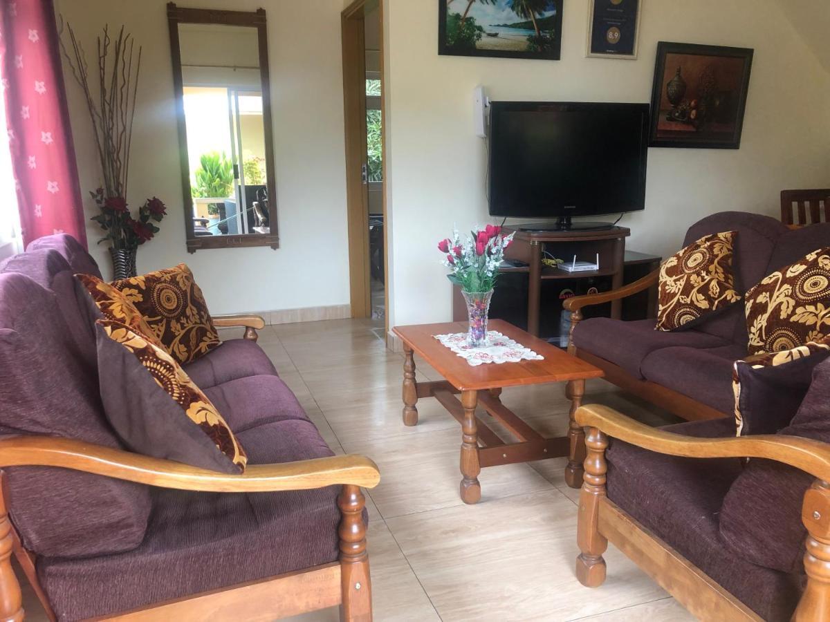Mountain Lodge Anse Volbert Village Kültér fotó